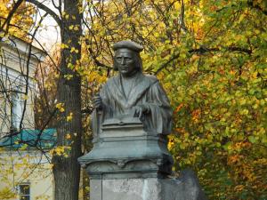 Памятник Микаэлю Агриколе, Выборг, Россия