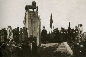 Открытие монумента в честь независимости Финляндии в Выборге 6 декабря 1927 года