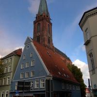 Вид на церковь Св.Николая в Люнебурге, Германия